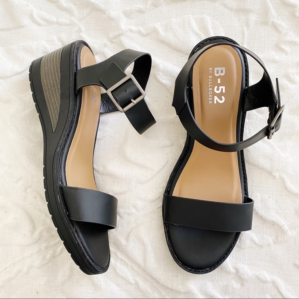 BOGO Bull Boxer B-52 Dalia Sandals New $80